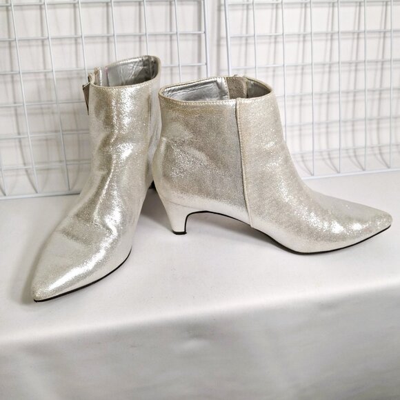 Silver Kitten Heel Pointed Toe Ankle Boot Bootie Metallic Glitter Sz 8 Zipper - Picture 1 of 14